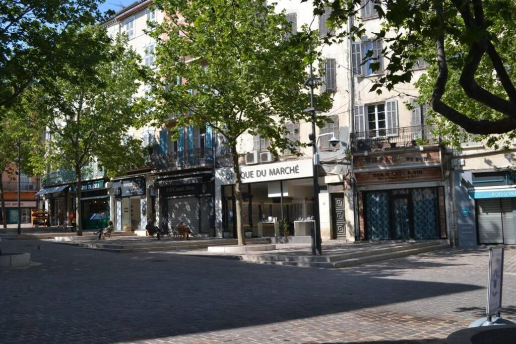 Appartement 50m2 centre marché wifi tribunal Draguignan Exterior foto